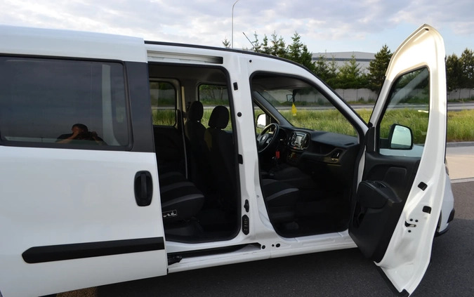 Fiat Doblo cena 39900 przebieg: 312000, rok produkcji 2017 z Mosina małe 497